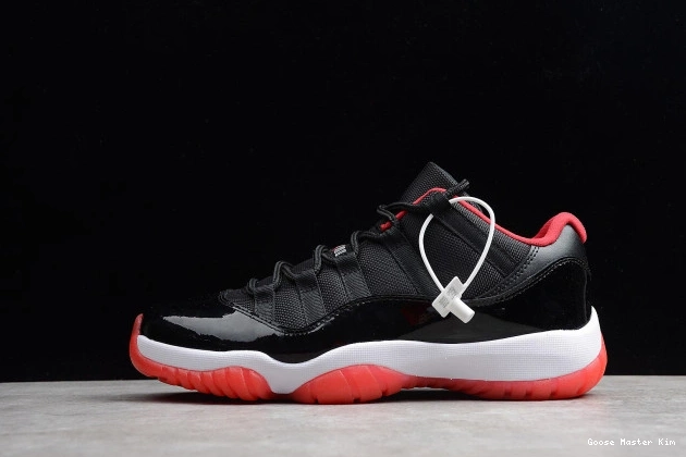 528895-012 Low Black  Red Retro 11 Air 